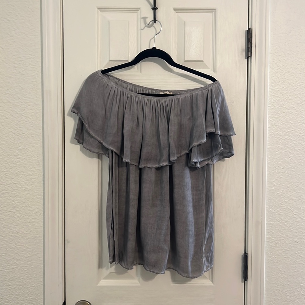 Small Gray off the shoulder shirt.